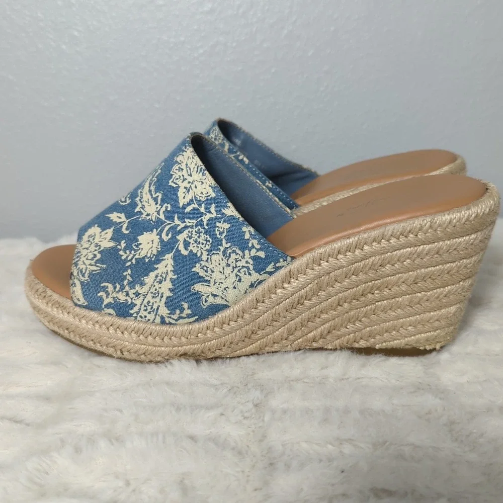 PIONEER WOMAN Mariela blue floral canvas espadrille wedge slide‎ sandals Size 9